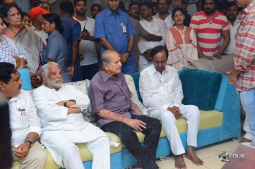 Celebrities Pay Homage to Vijaya Nirmala Garu